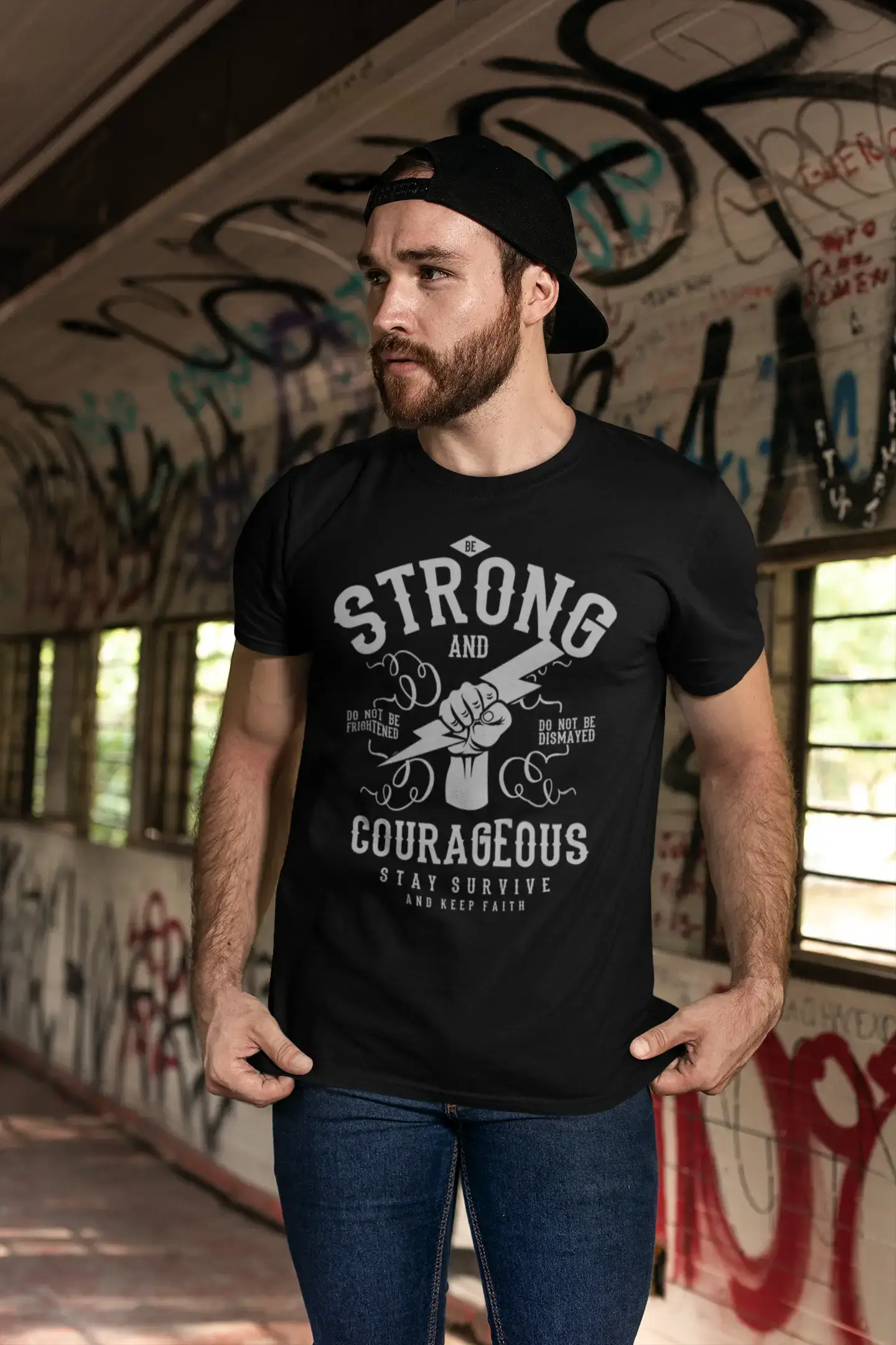 Men's short-sleeve urban warm concert top-ULTRABASIC Men's T-Shirt Be Strong and Courageous - Thunder Fist Shirt for Men