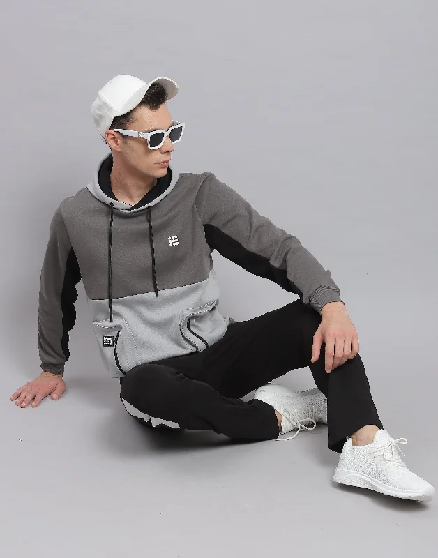 Men's hoodie with deep hem-Men Grey Solid Hooded Full Sleeve Sweatshirt