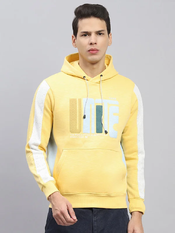 Men's hoodie with rich print-Men Yellow Printed Hooded Full Sleeve Sweatshirt