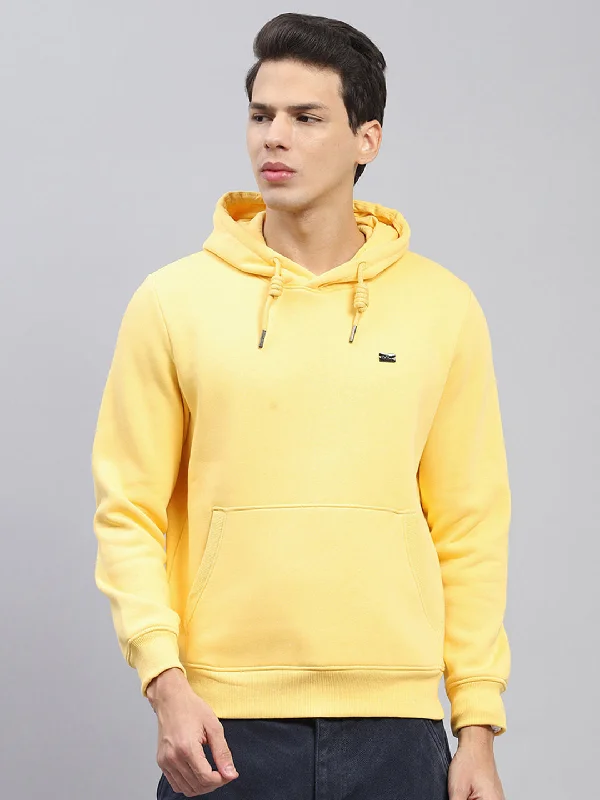 Men's hoodie with fine weave-Men Yellow Solid Hooded Full Sleeve Sweatshirt