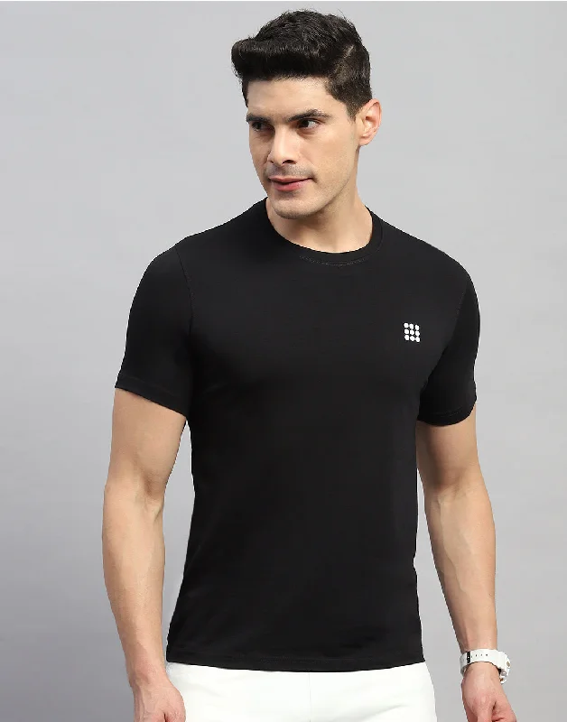 Men's short-sleeve warm stylish sleek neutral beige top-Men Black Solid Round Neck Half Sleeve T-Shirt