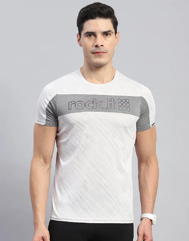 Men's short-sleeve warm stylish rich burgundy top-Men Grey Self Design Round Neck Half Sleeve T-Shirt