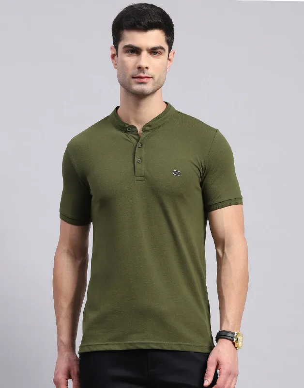 Men's short-sleeve deep sturdy canvas tee-Men Olive Printed Mandarin Collar Half Sleeve T-Shirt