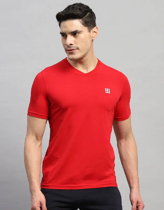 Men's short-sleeve slim pastel tee-Men Red Solid V Neck Half Sleeve T-Shirt