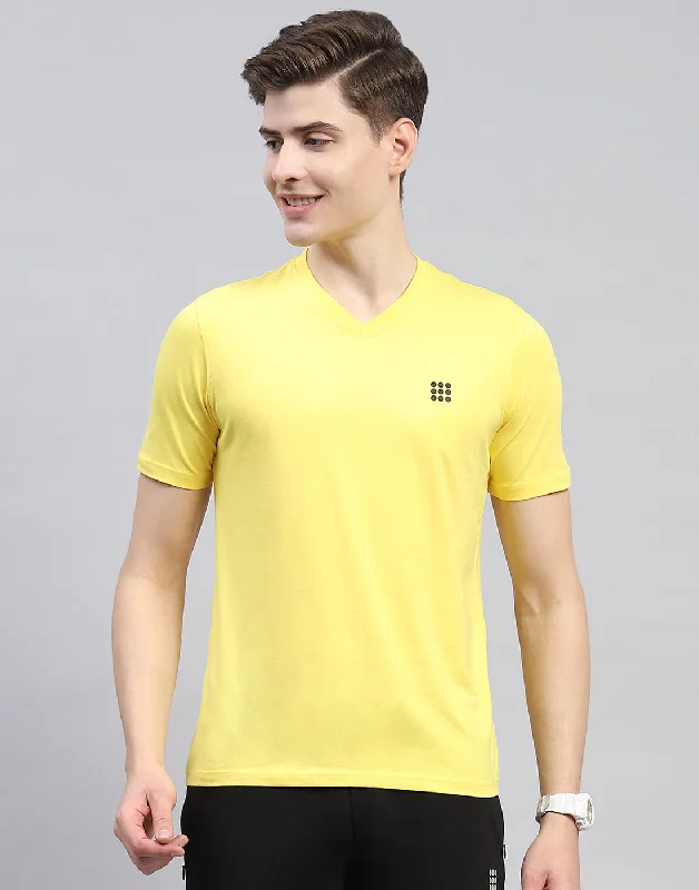 Men's short-sleeve casual lightweight stretch tee-Men Yellow Solid V Neck Half Sleeve T-Shirt